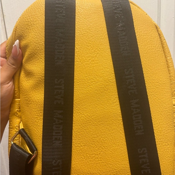 Steve Madden yellow medium sized book bag - Picture 6 of 6